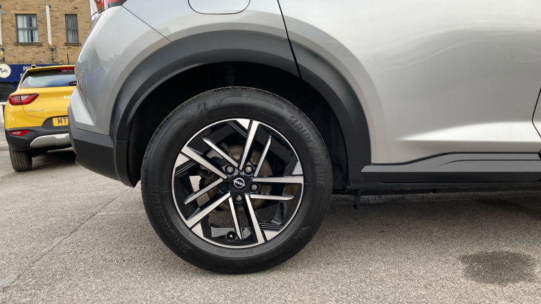 Nissan Juke 1.0 DiG-T N-Connecta 5dr Petrol Hatchback